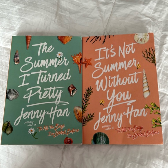 The summer I turned pretty bundle (includes books 1 and 2 of the series) - Picture 1 of 3